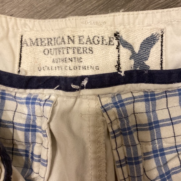 American Eagle khaki shorts No Flaws - Picture 3 of 4